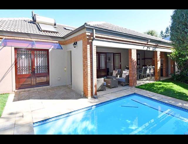 3 BEDROOM FREEHOLD FOR SALE IN CRAIGHALL